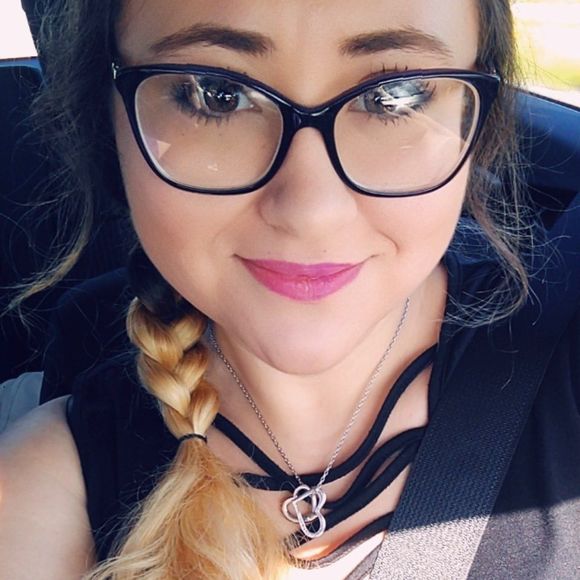 Meet your Posher, Jonie - Picture 1 of 1